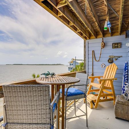 Beachfront Cedar Key Retreat With Pool Access! 외부 사진